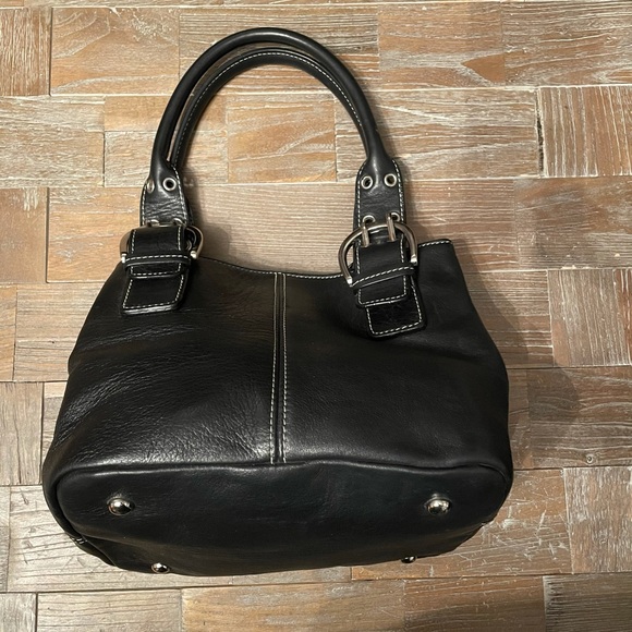 Clarks Pebbled Leather Bucket Bag🖤 - Picture 3 of 12